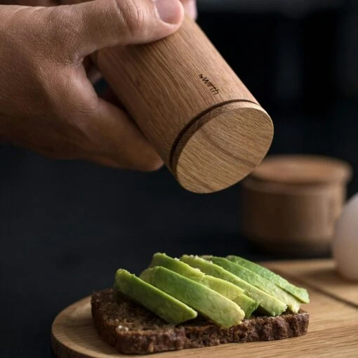 Crush Me Salt And Pepper Mill, Oiled Oak -Keukenbenodigdheden by wirth crush me salt and pepper mill oiled oak 6