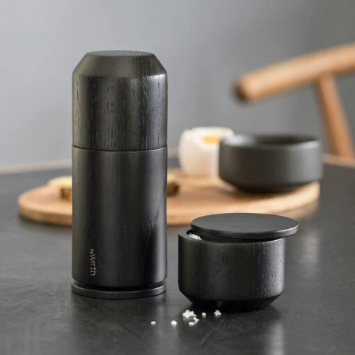 Salt Me Salt Cellar, Black -Keukenbenodigdheden by wirth salt me salt cellar black 4