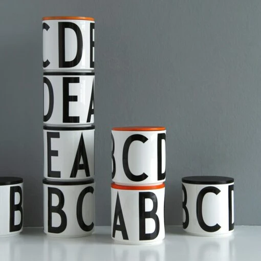 Design Letters Lid For Cup, Black -Keukenbenodigdheden design letters design letters lid for cup 11