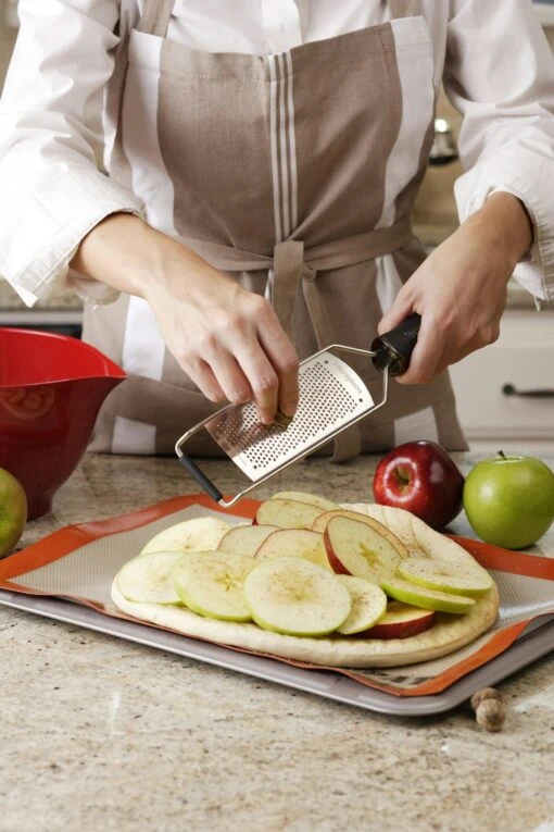 Microplane Gourmet Grater, Fine -Keukenbenodigdheden microplane gourmet grater fine 3