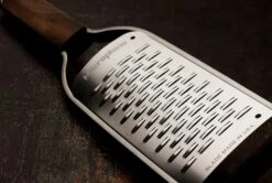 Microplane Master Grater, Medium -Keukenbenodigdheden microplane master grater medium 5