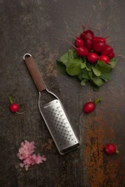 Microplane Master Grater, Medium -Keukenbenodigdheden microplane master grater medium 6