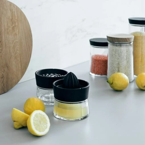 Grand Cru Lemon Squeezer 25 Cl, Black -Keukenbenodigdheden rosendahl copenhagen grand cru lemon squeezer 25 cl black 3