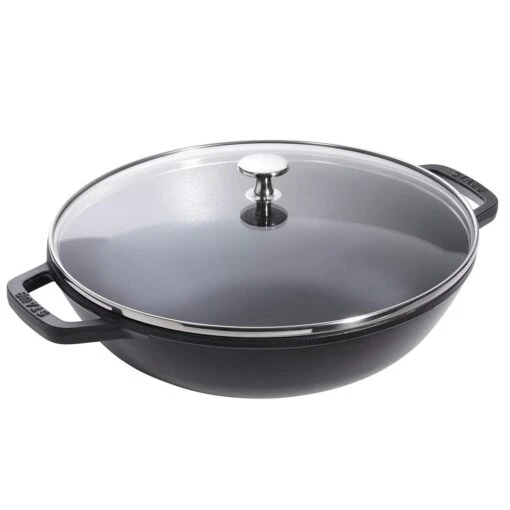 Staub Small Wok In Cast Iron With Glass Lid, Black -Keukenbenodigdheden staub small wok in cast iron with glass lid black 0